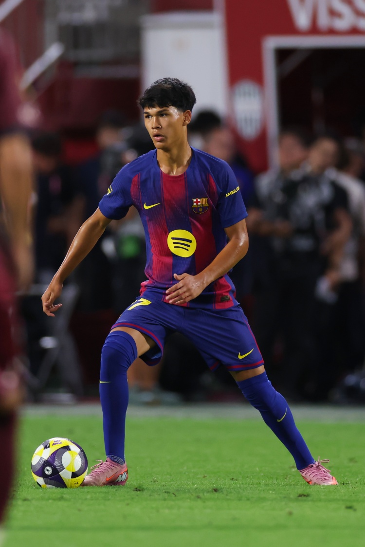 注册领彩金-记者：切尔西、曼城和多特有意巴萨小将德罗，球员预计冬窗离队