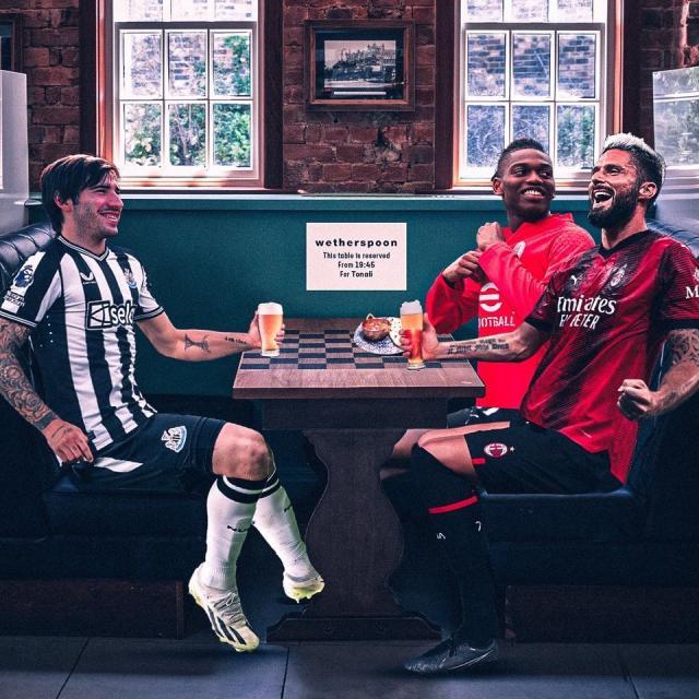 开云体育-欧冠意甲解签：米兰深陷苦战，国米蓝鹰好签