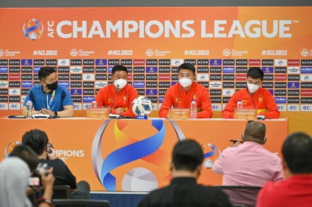 官方网站-三名大哥坐镇中轴线 广州队：亚冠上场即全力以赴