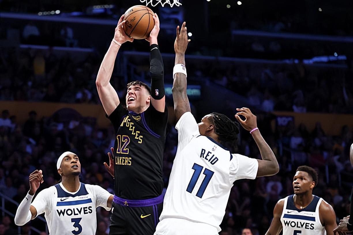 网页版登录-手感依然不佳，但湖人侧翼新星却展现出了一些其他方面的技能？